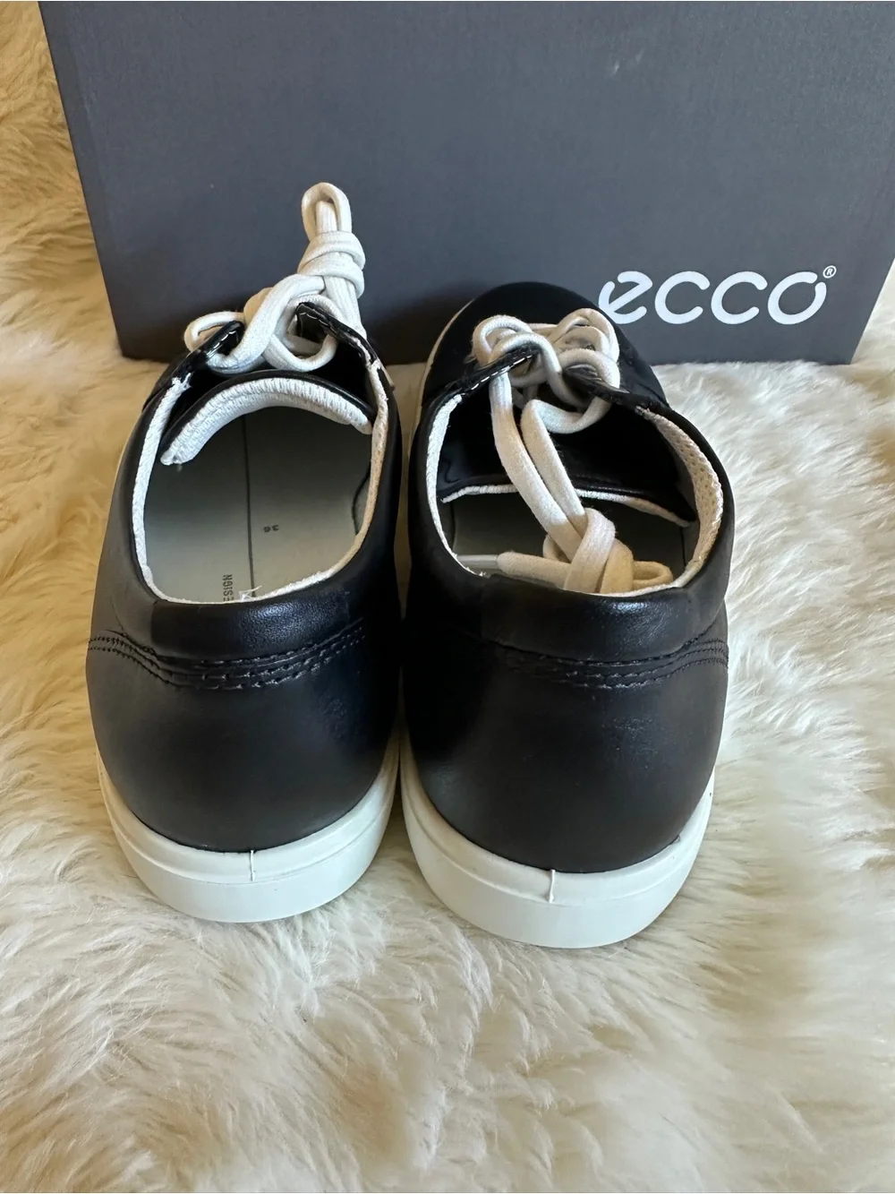 NIB ECCO Soft Classic Women Black Leather Lace Up Comfort Sneakers US5-5.5/ EU36